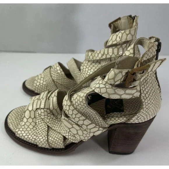 Freebird by Steven Rare Claw Python Snake Heel Sandals Strappy Cream Size 7 EUC - Picture 5 of 16